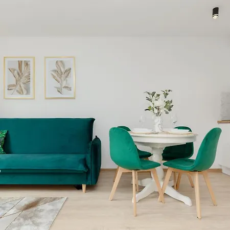 Centre & Pet-friendly By Renters